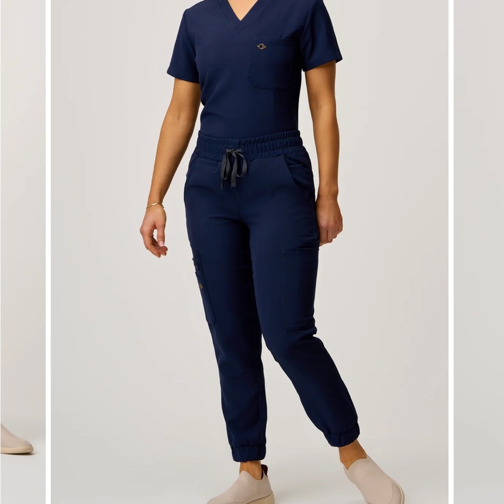 Luuna scrubs